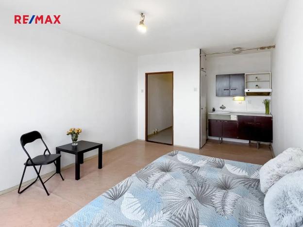 Prodej bytu 1+kk, Praha - Háje, Hlavatého, 27 m2