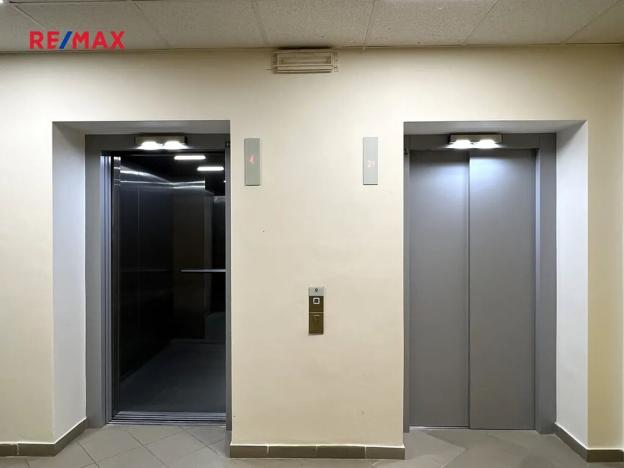 Prodej bytu 1+kk, Praha - Háje, Hlavatého, 27 m2