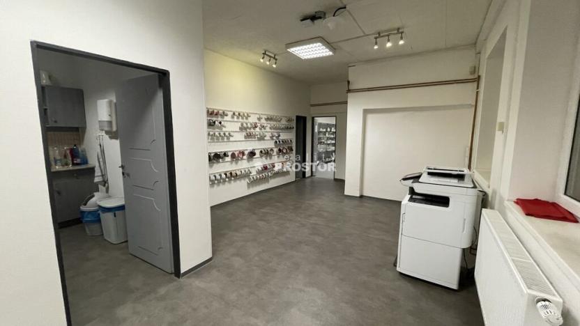 Pronájem obchodního prostoru, Jirny, Tovární, 456 m2