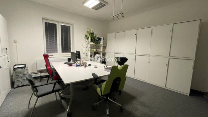 Pronájem obchodního prostoru, Jirny, Tovární, 456 m2