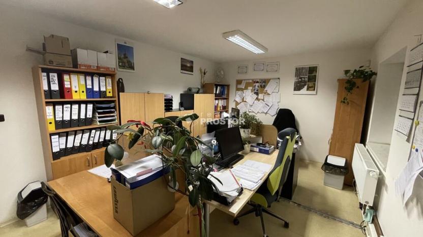 Pronájem obchodního prostoru, Jirny, Tovární, 456 m2