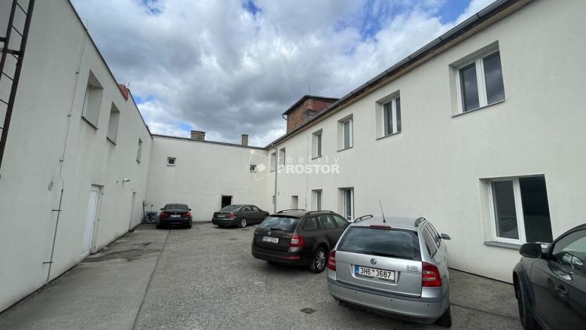 Pronájem obchodního prostoru, Jirny, Tovární, 456 m2