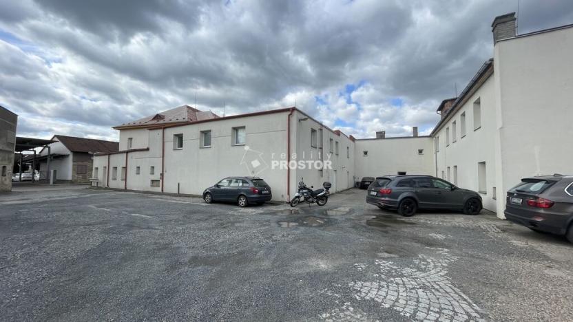 Pronájem obchodního prostoru, Jirny, Tovární, 456 m2