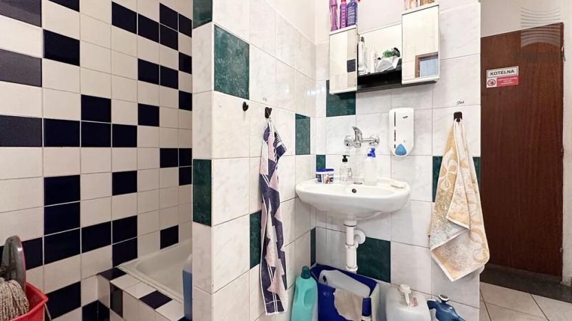 Pronájem výrobních prostor, Rousínov, Slavkovská, 280 m2