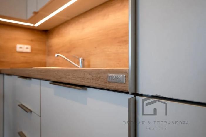 Pronájem bytu 2+kk, Praha - Vršovice, Bulharská, 46 m2