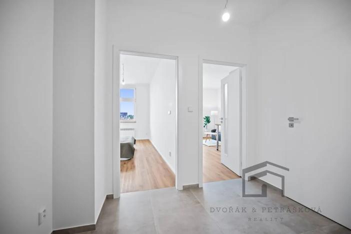 Pronájem bytu 2+kk, Praha - Vršovice, Bulharská, 46 m2