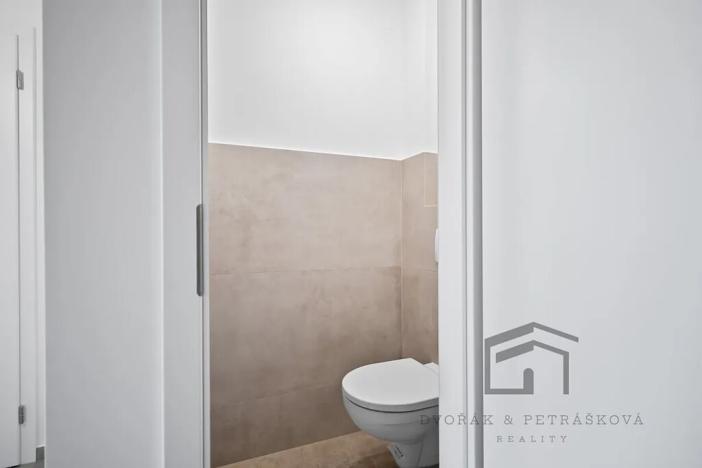 Pronájem bytu 2+kk, Praha - Vršovice, Bulharská, 46 m2