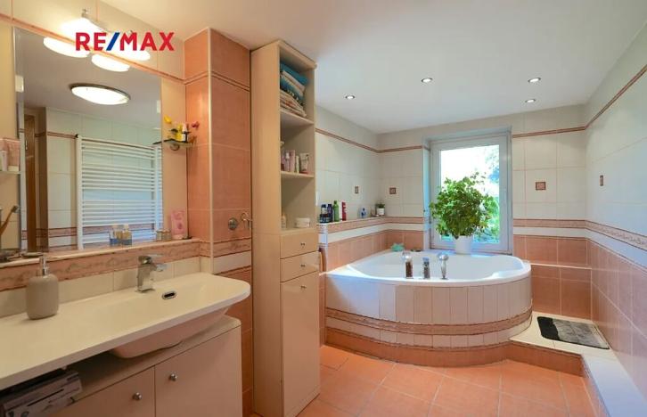 Prodej kanceláře, Lomnice, 298 m2