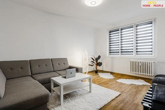 Prodej bytu 3+1, Karlovy Vary, Okružní, 65 m2