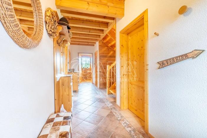 Prodej ubytování, Loučná pod Klínovcem, 195 m2