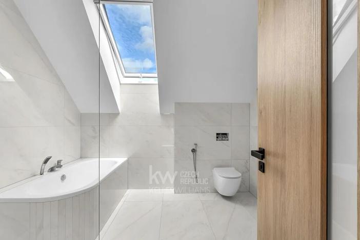 Prodej rodinného domu, Vykáň, 214 m2