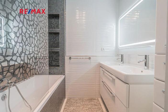 Pronájem bytu 3+kk, Praha - Dejvice, Banskobystrická, 75 m2