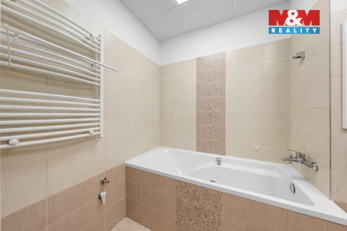 Prodej bytu 3+1, Děčín - Děčín IX-Bynov, Sokolská, 67 m2