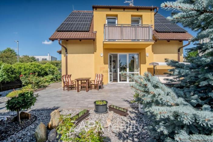 Prodej rodinného domu, Přezletice, 218 m2