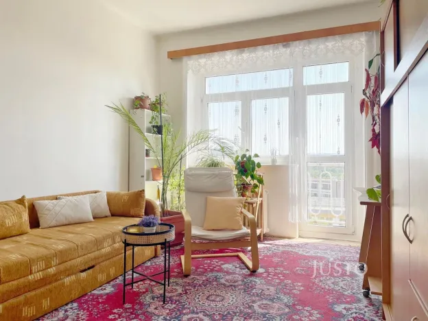 Prodej bytu 2+kk, Praha, 28. pluku, 64 m2