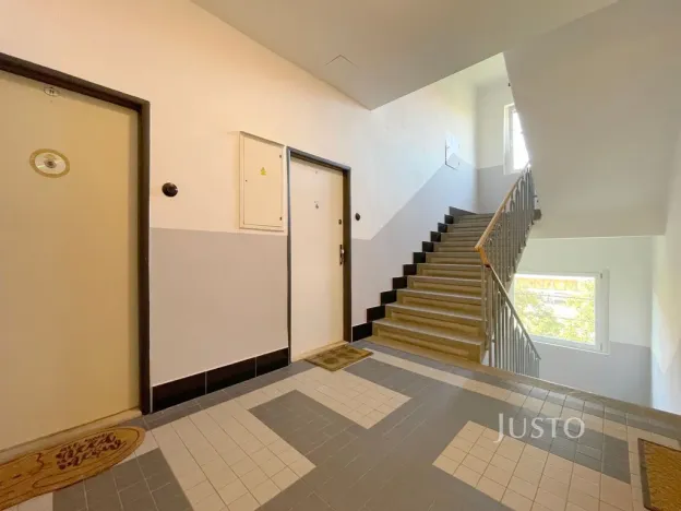 Prodej bytu 2+kk, Praha, 28. pluku, 64 m2