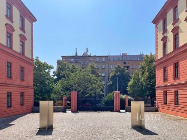 Prodej bytu 2+kk, Praha, 28. pluku, 64 m2