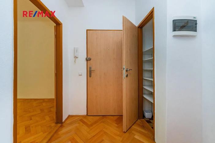 Pronájem bytu 2+1, Praha - Střešovice, Na Petynce, 63 m2