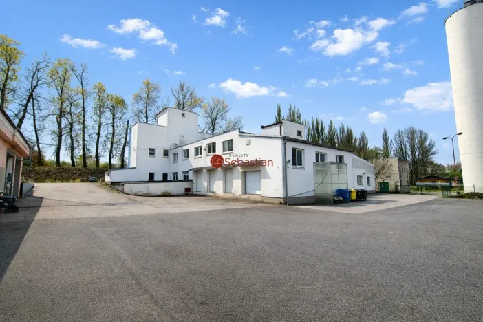 Pronájem výrobních prostor, Jičín - Valdické Předměstí, Dělnická, 1930 m2