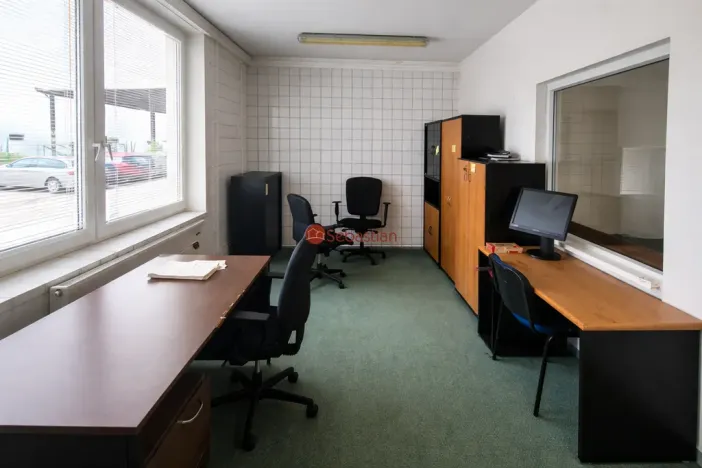 Pronájem výrobních prostor, Jičín - Valdické Předměstí, Dělnická, 1930 m2