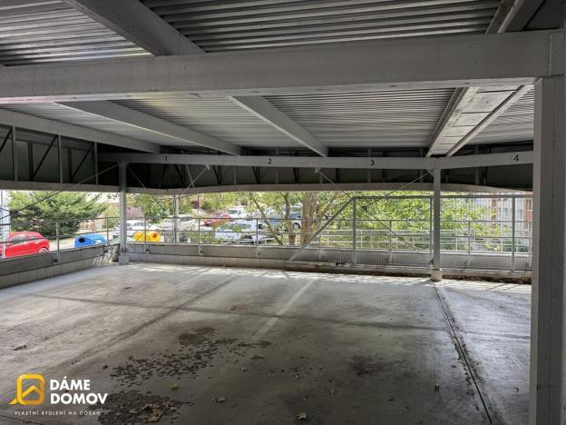 Pronájem garáže, Zlín, Moravská, 16 m2