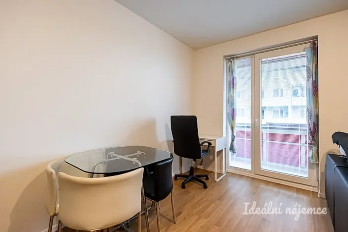 Pronájem bytu 2+kk, Praha - Kyje, Sicherova, 47 m2