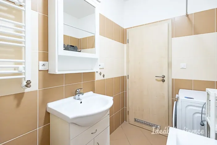 Pronájem bytu 2+kk, Praha - Kyje, Sicherova, 47 m2