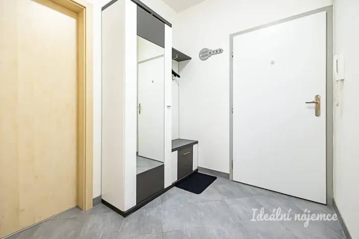 Pronájem bytu 2+kk, Praha - Kyje, Sicherova, 47 m2