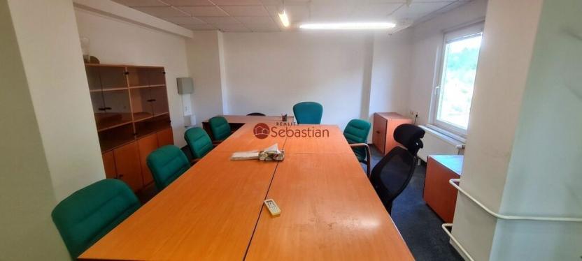 Pronájem výrobních prostor, Hradec Králové - Třebeš, V Mlejnku, 340 m2