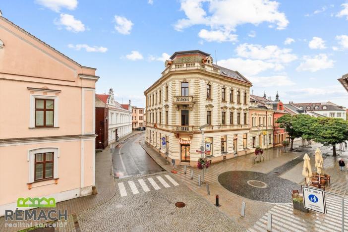 Pronájem obchodního prostoru, Uherské Hradiště, Palackého náměstí, 110 m2