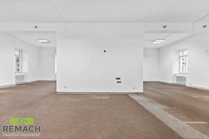 Pronájem obchodního prostoru, Uherské Hradiště, Palackého náměstí, 110 m2
