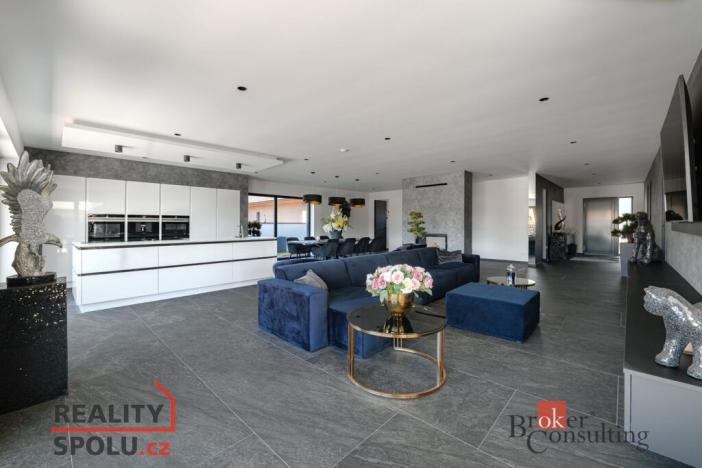 Prodej rodinného domu, Úherce, 268 m2