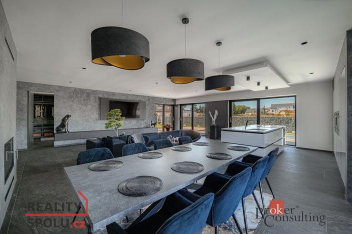 Prodej rodinného domu, Úherce, 268 m2