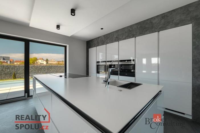 Prodej rodinného domu, Úherce, 268 m2