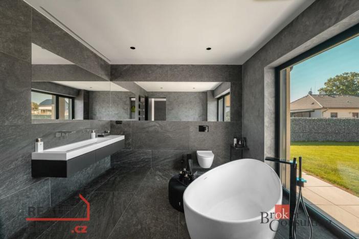 Prodej rodinného domu, Úherce, 268 m2