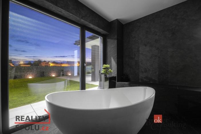 Prodej rodinného domu, Úherce, 268 m2