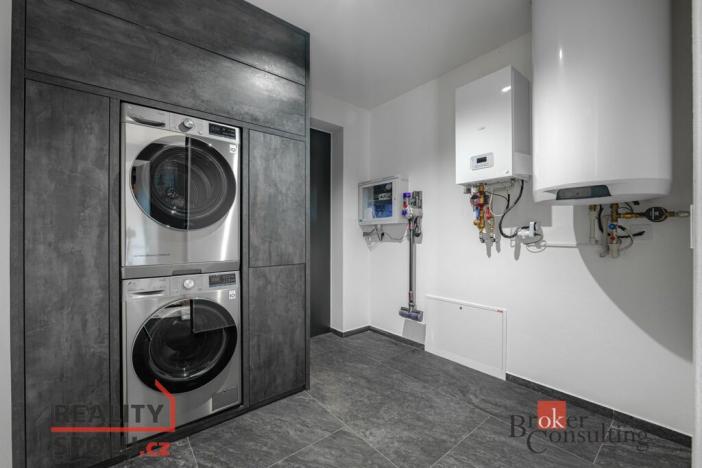 Prodej rodinného domu, Úherce, 268 m2