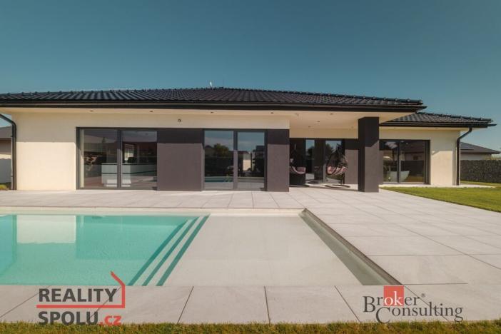 Prodej rodinného domu, Úherce, 268 m2