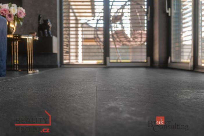 Prodej rodinného domu, Úherce, 268 m2