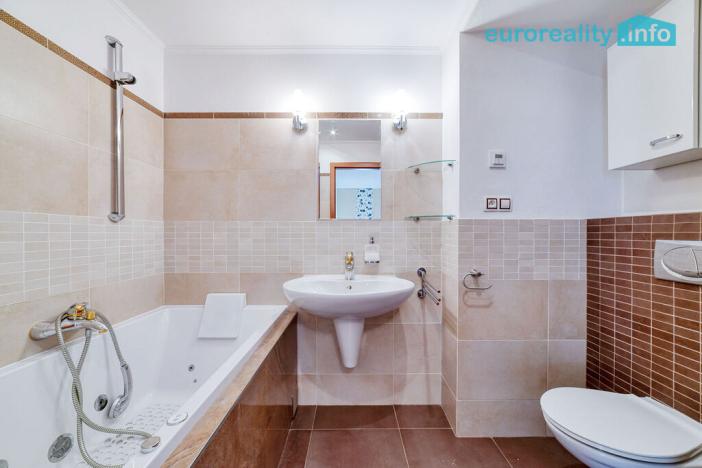 Prodej rodinného domu, Mariánské Lázně, Ladova, 221 m2