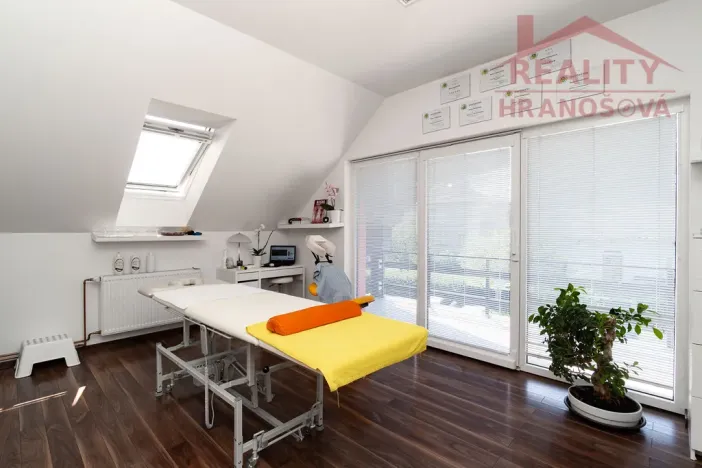 Prodej obchodního prostoru, Dolní Benešov, Vývoz, 31 m2