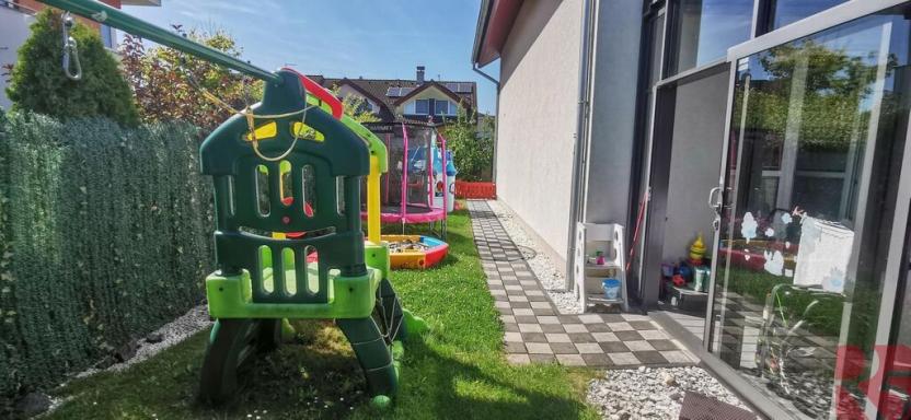 Prodej rodinného domu, Praha - Újezd nad Lesy, Lutínská, 184 m2