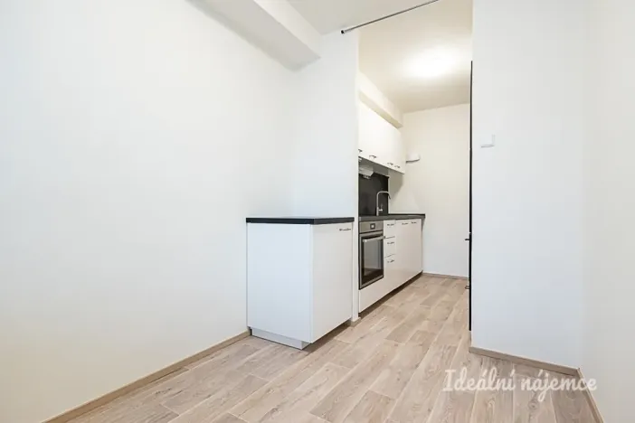 Pronájem bytu 3+1, Praha - Žižkov, Hartigova, 64 m2