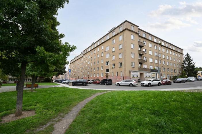 Pronájem bytu 2+kk, Praha - Dejvice, Kafkova, 56 m2