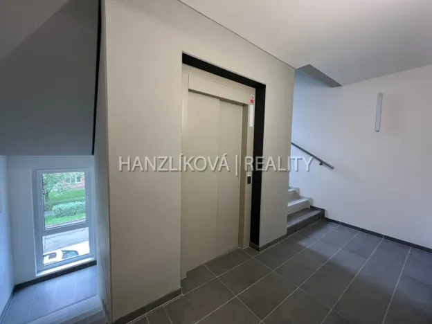 Pronájem bytu 1+kk, České Budějovice, O. Nedbala, 51 m2
