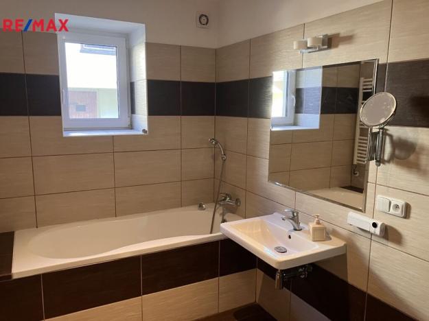 Prodej rodinného domu, Krahulov, 418 m2