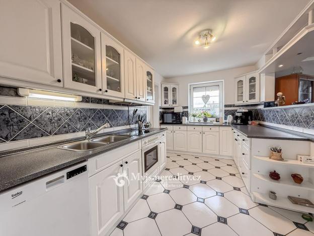 Prodej rodinného domu, Znojmo - Přímětice, Lipová, 161 m2