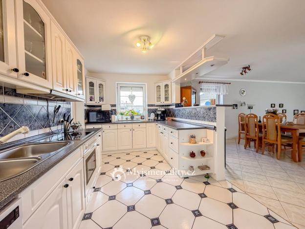 Prodej rodinného domu, Znojmo - Přímětice, Lipová, 161 m2