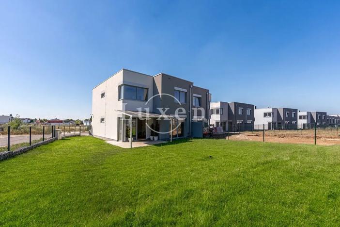 Prodej rodinného domu, Chýně, Cenomanská, 174 m2