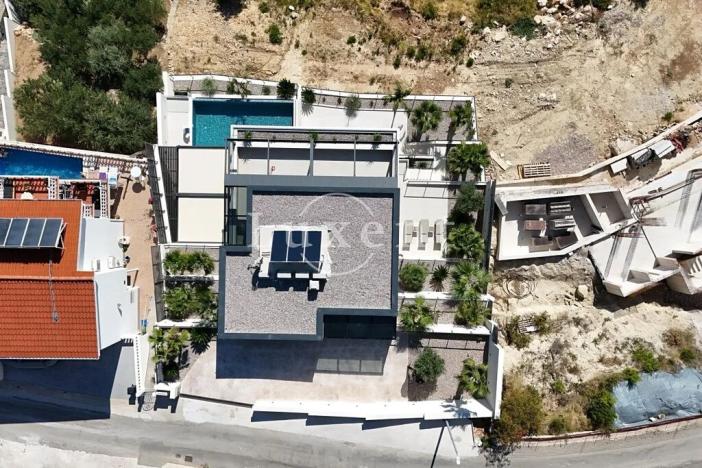 Prodej vily, Omiš, Chorvatsko, 450 m2